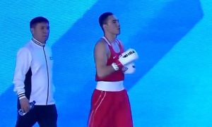 Подробнее о статье Казахстанский боксер побил девятикратного чемпиона на старте ЧМ-2023