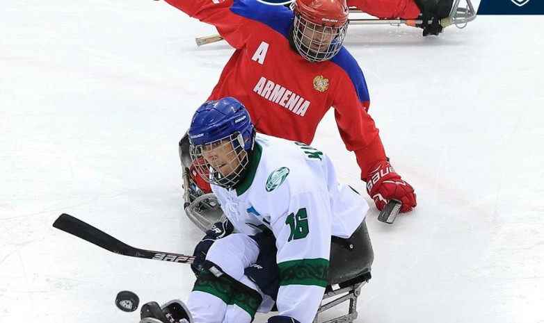 Вы сейчас просматриваете Сборная Казахстана стала бронзовым призером Кубка Континента по следж-хоккею