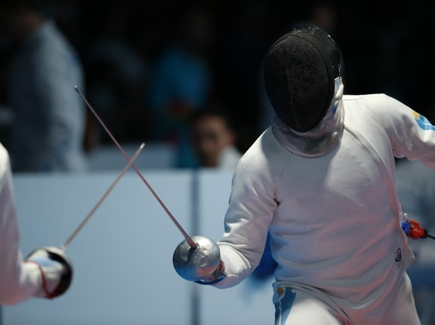 Подробнее о статье Команда Казахстана по фехтованию завоевала “серебро” чемпионата Азии