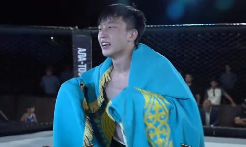 Вы сейчас просматриваете 19-летний казахстанский боец нокаутировал соперника у него на родине. Видео