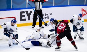 Подробнее о статье ВИДЕО. В матче казахстанских хоккейных команд произошла массовая драка