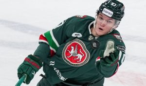 Подробнее о статье Российский игрок клуба НХЛ победил в драке шведского хоккеиста. ВИДЕО
