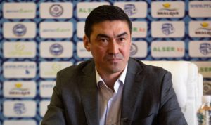Подробнее о статье Известный казахстанский футболист сделал щедрый подарок своему первому тренеру
