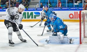 Подробнее о статье Три хоккеиста «Барыса» признаны звездами матча КХЛ