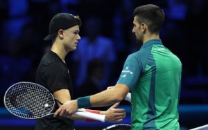 Подробнее о статье Пресс-служба ATP назвала соперничество Новака Джоковича и Хольгера Руне одним из лучших в сезоне