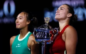 Подробнее о статье Чжэн выполнила больше всех двойных ошибок на Australian Open-2024, Соболенко не вошла в Топ-5