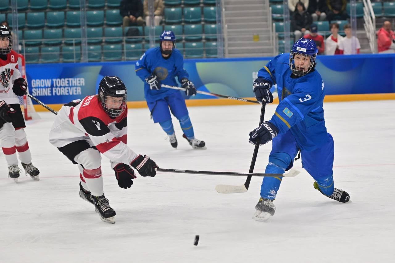 Вы сейчас просматриваете Команда Казахстана по хоккею сыграла второй матч на юношеской Олимпиаде