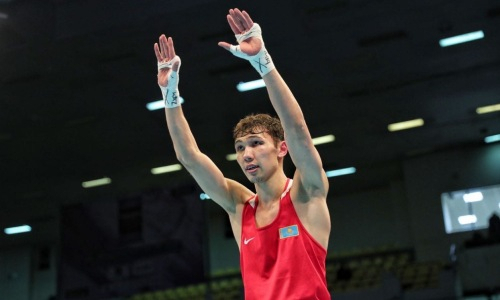 Подробнее о статье Соперник казахстанского боксера признал его победу после скандального итога боя. Видео