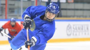 Подробнее о статье Женская сборная Казахстана одержала разгромную победу на ЧМ по хоккею