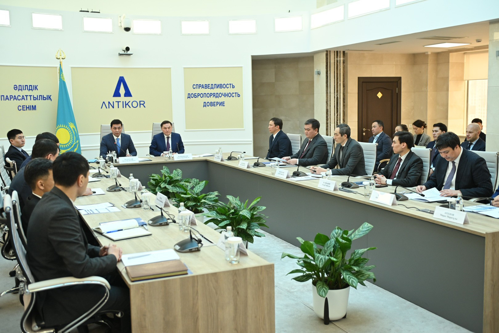 Вы сейчас просматриваете Президент НОК РК Геннадий Головкин принял участие в совещании Агентства по противодействию коррупции РК