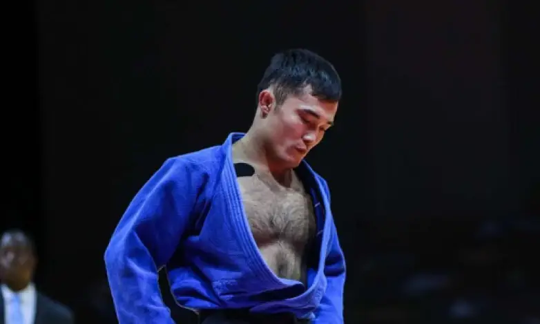 Подробнее о статье Появилось видео «золотой» схватки казахстанца на турнире Grand Slam по дзюдо в Душанбе