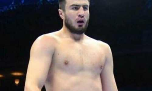 Подробнее о статье Казахстанскому боксеру «отдали» победу над Баходиром Джалоловым в профи