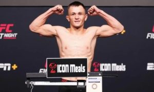 Подробнее о статье Казахстанский боец озвучил дату второго поединка в UFC