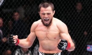 Подробнее о статье Чемпион UFC обещает сломать Нурмагомедова