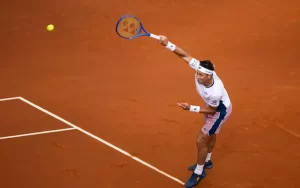 Подробнее о статье Барселона (ATP). Каспер Рууд провалил защиту титула, проиграв Хольгеру Руне в четвертьфинале