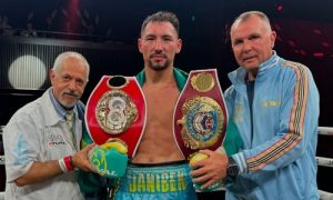 Подробнее о статье Объявлена дата боя Жанибека Алимханулы с чемпионом мира за три титула