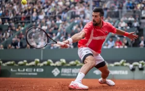 Подробнее о статье Новак Джокович уверенно обыграл Маттео Арнальди и вышел в полуфинал турнира в Женеве