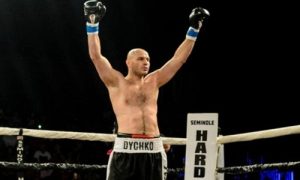 Подробнее о статье Казахстанский супертяж выиграл нокаутом в США. Он отправил в нокдаун Энтони Джошуа