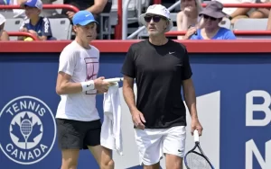 Подробнее о статье La Repubblica: Даррен Кэхилл не будет сопровождать Янника Синнера на US Open