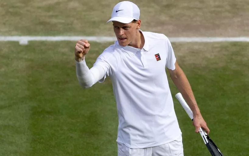 Вы сейчас просматриваете Уимблдон. Янник Синнер обыграл Новака Джоковича в 1/2 финала турнира