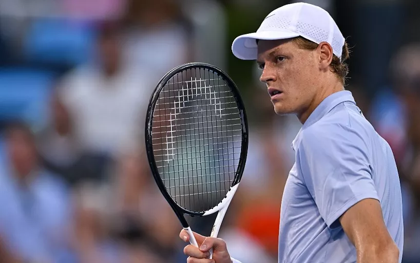 Вы сейчас просматриваете Янник Синнер обыграл Адриана Маннарино и вышел в четвертьфинал “Мастерса” в Цинциннати