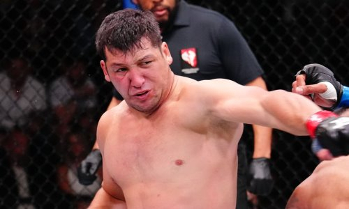 Вы сейчас просматриваете В первом раунде закончился исторический бой Казахстана в UFC