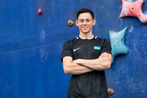 Подробнее о статье Ришат Хайбуллин завоевал “золото” на домашнем этапе Кубка Азии по скалолазанию