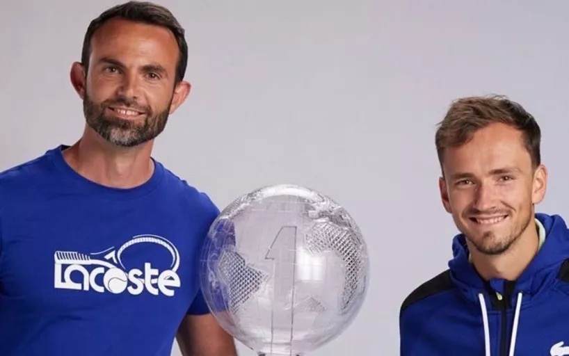 Подробнее о статье Даниил Медведев завершил совместную работу с тренером по физподготовке Эриком Эрнандесом