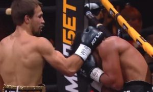 Подробнее о статье Нокаутом закончился бой непобежденного боксера из Казахстана за титул. Видео