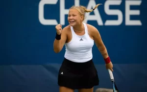 Подробнее о статье Матчи Шнайдер – Макнелли и Захарова – Радукану на турнире в Сеуле перенесены на день из-за дождя