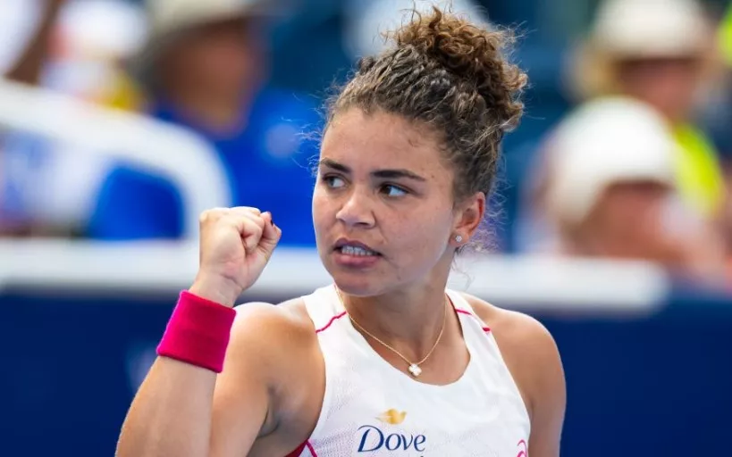 Подробнее о статье Пекин (WTA). Жасмин Паолини обыграла Мари Боузкову и вышла в четвертьфинал